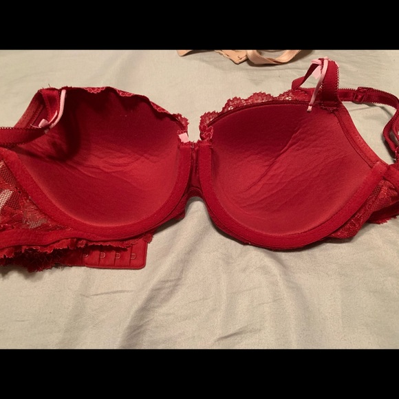 Victoria Secret Bra - Picture 2 of 3